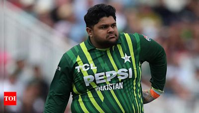 'Azam Khan ko team ke kareeb nahi aane dunga' - Shahid Afridi questions under-fire Pakistan wicketkeeper's fitness and selection | Cricket News - Times of India