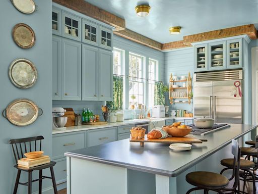 What to Consider Before Refacing Your Dated Kitchen Cabinets