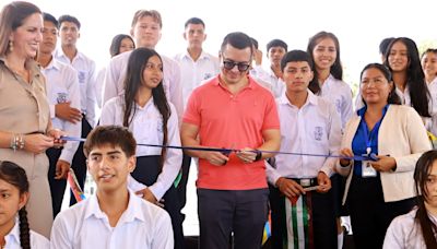 Noboa inaugura en Paján una escuela que estuvo abandonada durante nueve años