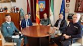 El alcalde da la bienvenida al nuevo comandante de puesto de la Guardia Civil de Chiclana