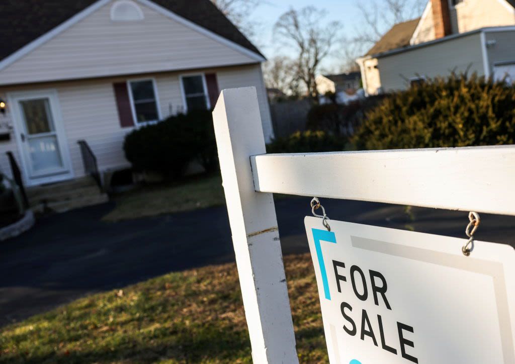 When Is the "Best" Time to Buy a House? We Asked a Real Estate Agent