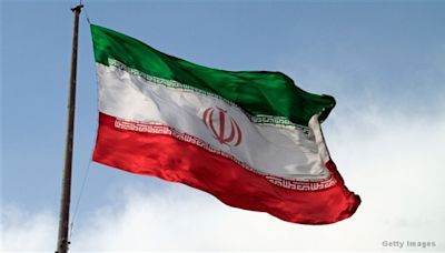 伊朗最高領袖哈梅內伊正式批准佩澤希齊揚出任總統