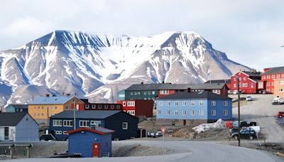 Ours polaires, réserve mondiale de l'humanité, réchauffement climatique… Bienvenue à Longyearbyen, la ville la plus au nord au monde