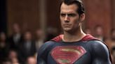 Henry Cavill anuncia oficialmente su regreso como Superman
