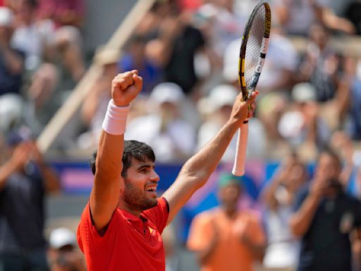 Carlos Alcaraz reaches the Olympics men's tennis singles final by beating Felix Auger-Aliassime