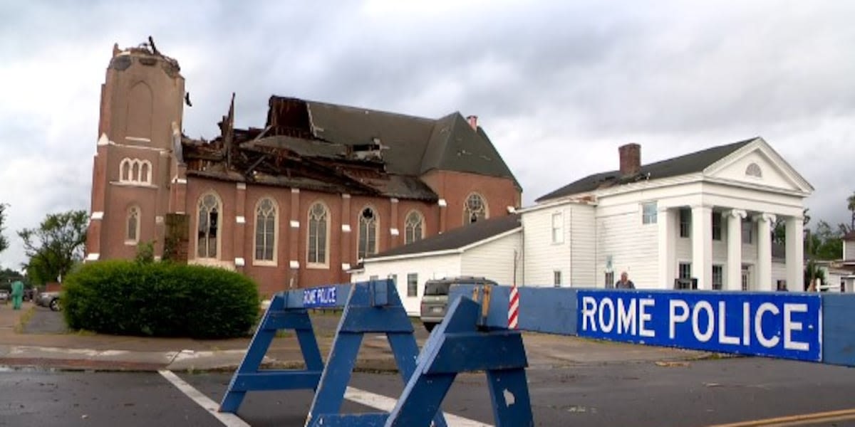 Tornado leaves destruction in Rome, NY