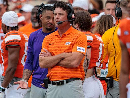 Oklahoma State coach Mike Gundy delivers truth bomb about reality of paying players