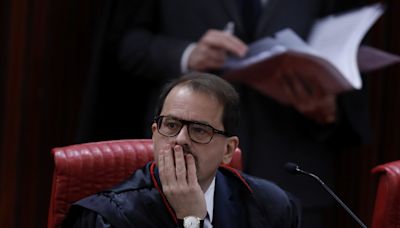 Em nova reviravolta, aliado de Alexandre de Moraes dá sobrevida a ação contra bolsonarista