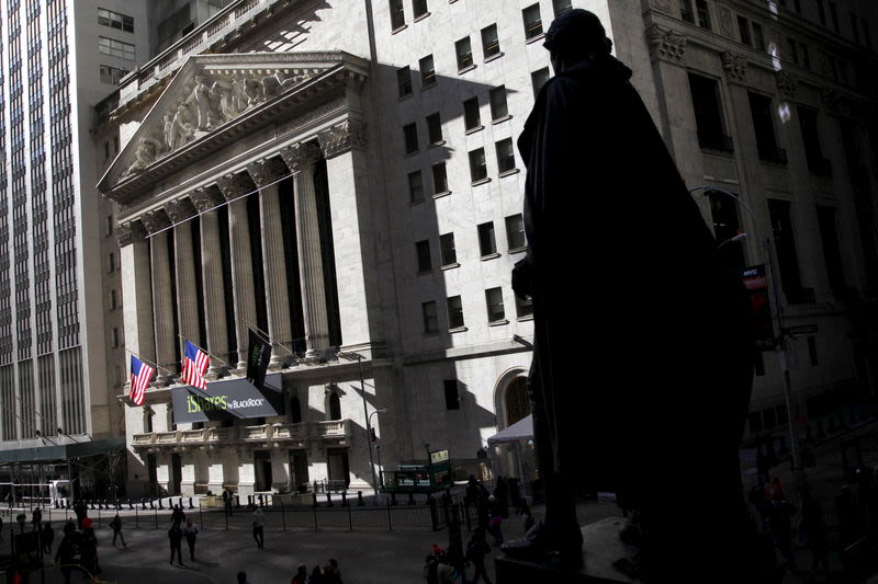 U.S. stocks lower at close of trade; Dow Jones Industrial Average down 0.98% By Investing.com