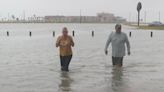 Fuertes lluvias e inundaciones: efectos de la tormenta tropical Alberto ya se sienten en la costa de Texas