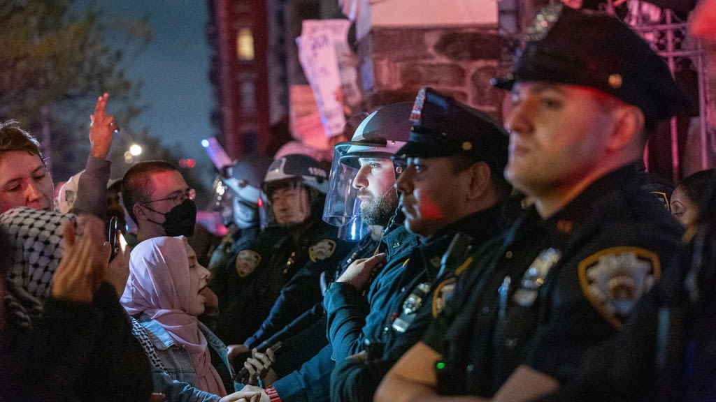 Police Clear Pro-Palestinian Protesters From Columbia University’s Hamilton Hall After Occupation