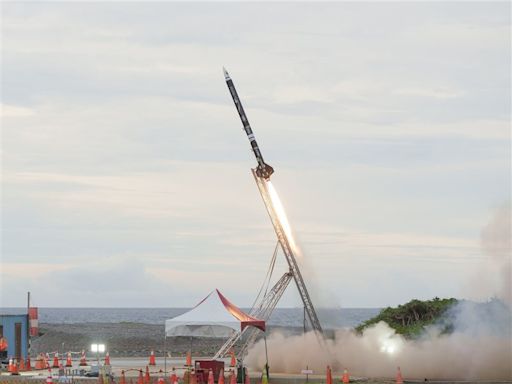 陽明交大團隊 屏東旭海發射成功Asfaloth探空火箭