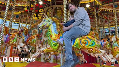 Oxford's St Giles' Fair celebrates 400th year