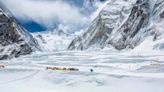 High Winds Partly Destroy Camps 1 and 2 on Everest