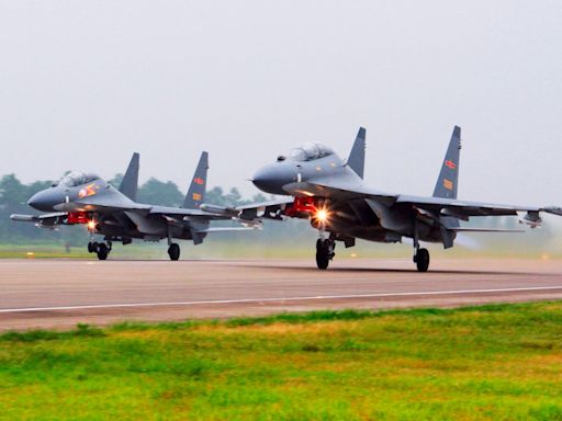 Record number of Chinese military planes breach Taiwan airspace