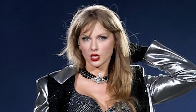 Taylor Swift fans CONVINCED she'll make announcement at Sunday show