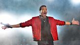 Lionel Richie Jokes He Was 'Upstaged' by 11-Year-Old Breakdancing Fan at UK Festival Performance