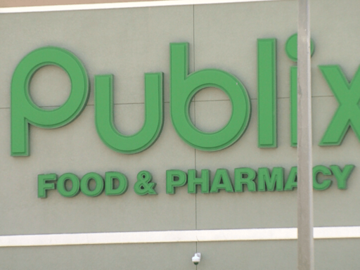 Neighboring businesses react to man setting himself on fire inside Publix