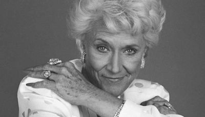 ... Jeanne Cooper Once Confessed She Dated On-Screen Son Beau Kazer...Her Junior: "He Made The First Move"