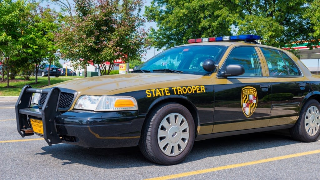 Pedestrian killed after crossing over Davidsonville highway, getting struck by car, Maryland State Police say