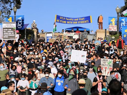 Biden faces tough balancing act as campus protests over Gaza escalate