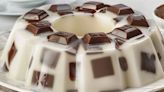 Prepara esta gelatina de chocolate con tres leches rica en calcio y colágeno