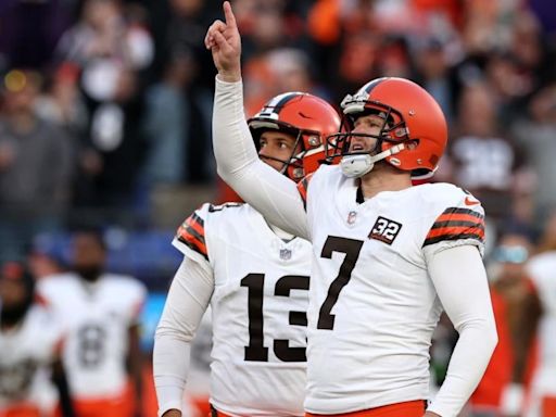 Browns' Dustin Hopkins agrees to 3-year extension that makes him one of NFL's highest-paid kickers, per report