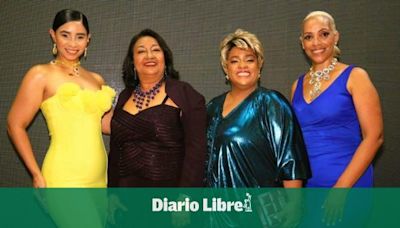 Celebran "Pasarela Bonaire, experiencia y sabiduría de la tercera edad"