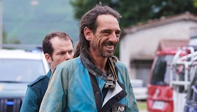 Hallan con vida a los dos espeleólogos desaparecidos en la cueva de Soba