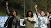 El cantante Blessd y Ronaldinho sacudirán Medellín uniendo música y fútbol en un festival