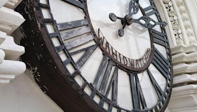 Hyderabad | Emergency repairs carried out on 135-year-old Charminar clock