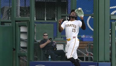 Pirates' Oneil Cruz Has Rough Day at Centerfield