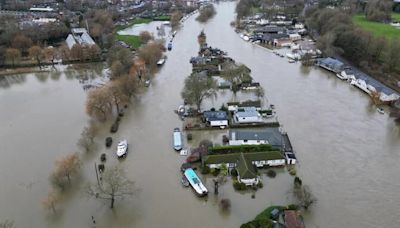 Este es el kit de supervivencia que Reino Unido le pide a sus ciudadanos ante “emergencias como inundaciones, incendios y cortes de energía”