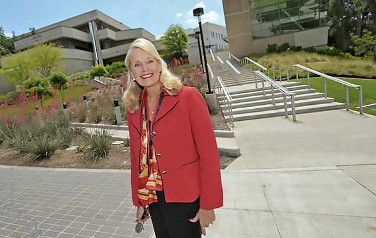 College of the Canyons chancellor, already on administrative leave, announces retirement