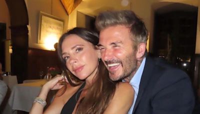 Victoria Beckham diz que nunca deixa que o marido a veja sem que suas sobrancelhas estejam maquiadas