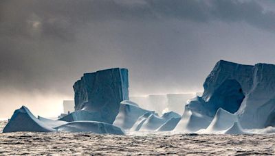 World's biggest iceberg spins in ocean trap