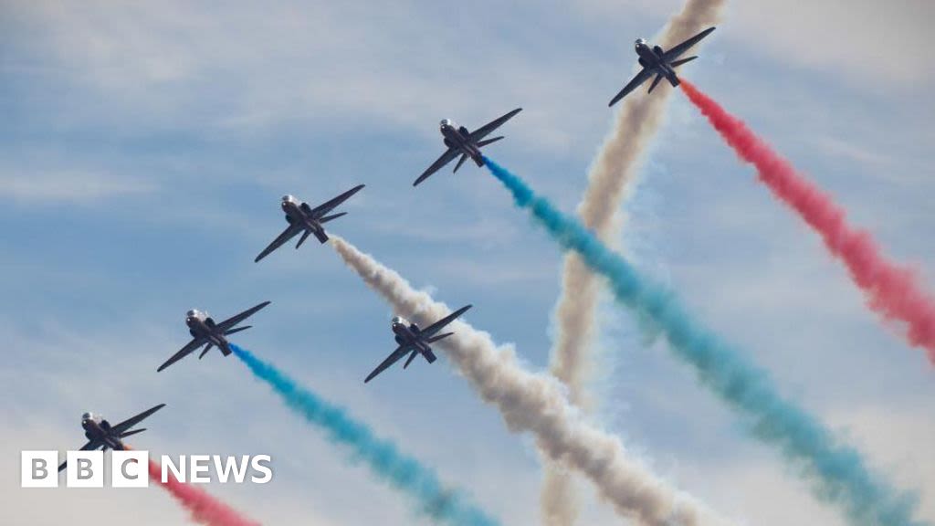 Thousands expected to watch Red Arrows at Teignmouth Airshow