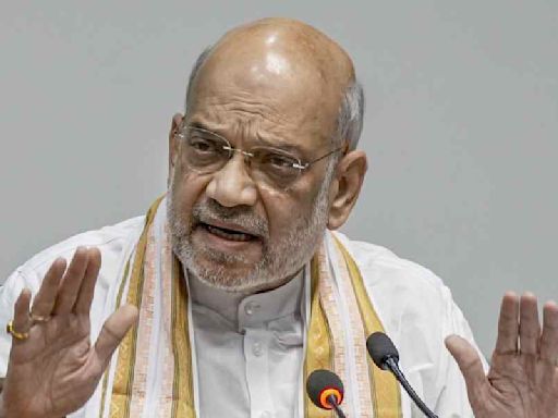 Sharad Pawar leader of corruption, says Amit Shah; takes 'Aurangzeb fan club' jibe at Uddhav