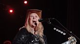 Wild and wise, Melissa Etheridge electrifies in Lowell concert