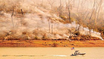 Incendios desplazan a unas 13 mil personas en California