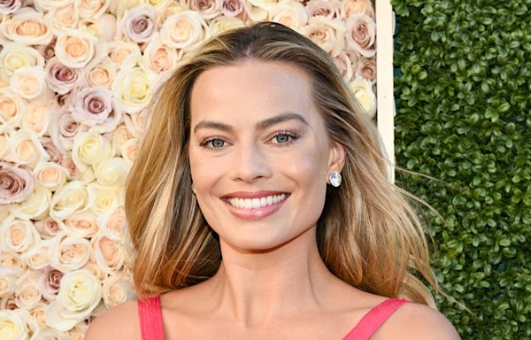 Margot Robbie joins stars hawking alcohol as Hollywood investments are 'going down the drain': expert