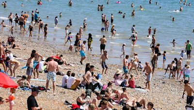 New 'heatwave' maps show exact dates 25C plume sizzles Britain