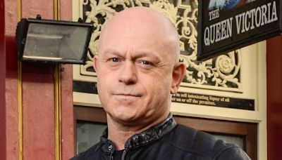 EastEnders fans 'work out' return of huge TV legend for Christmas