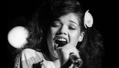 Angela Bofill, R&B balladeer with a dreamy, dynamic voice, dies at 70