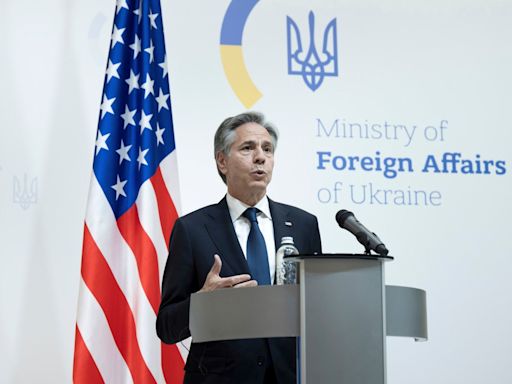 Estados Unidos enviará 2,000 millones de dólares adicionales en ayuda a Ucrania, anuncia Blinken - La Opinión