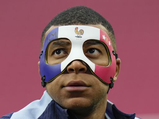 Kylian Mbappé se entrenó con una máscara y se ilusiona con jugar en Francia ante Países Bajos