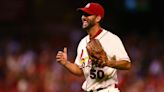 MLB Opening Day: Adam Wainwright begins final season by singing national anthem