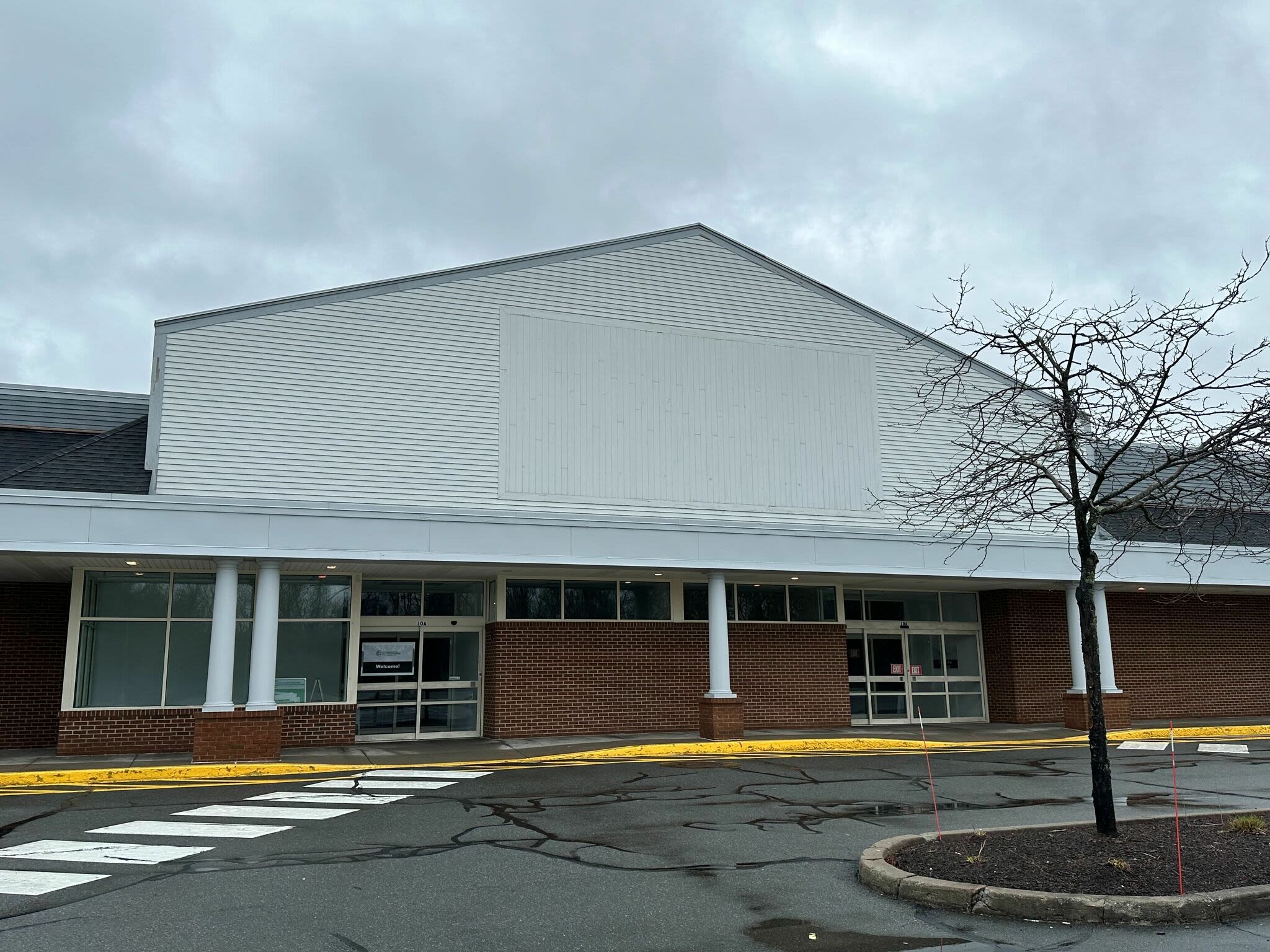 Vernon approves the town's first indoor pickleball courts for a nearly vacant plaza on Route 30