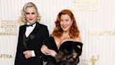 Elaine Hendrix and Lisa Ann Walter delight fans with Parent Trap reunion at the 2023 SAG Awards