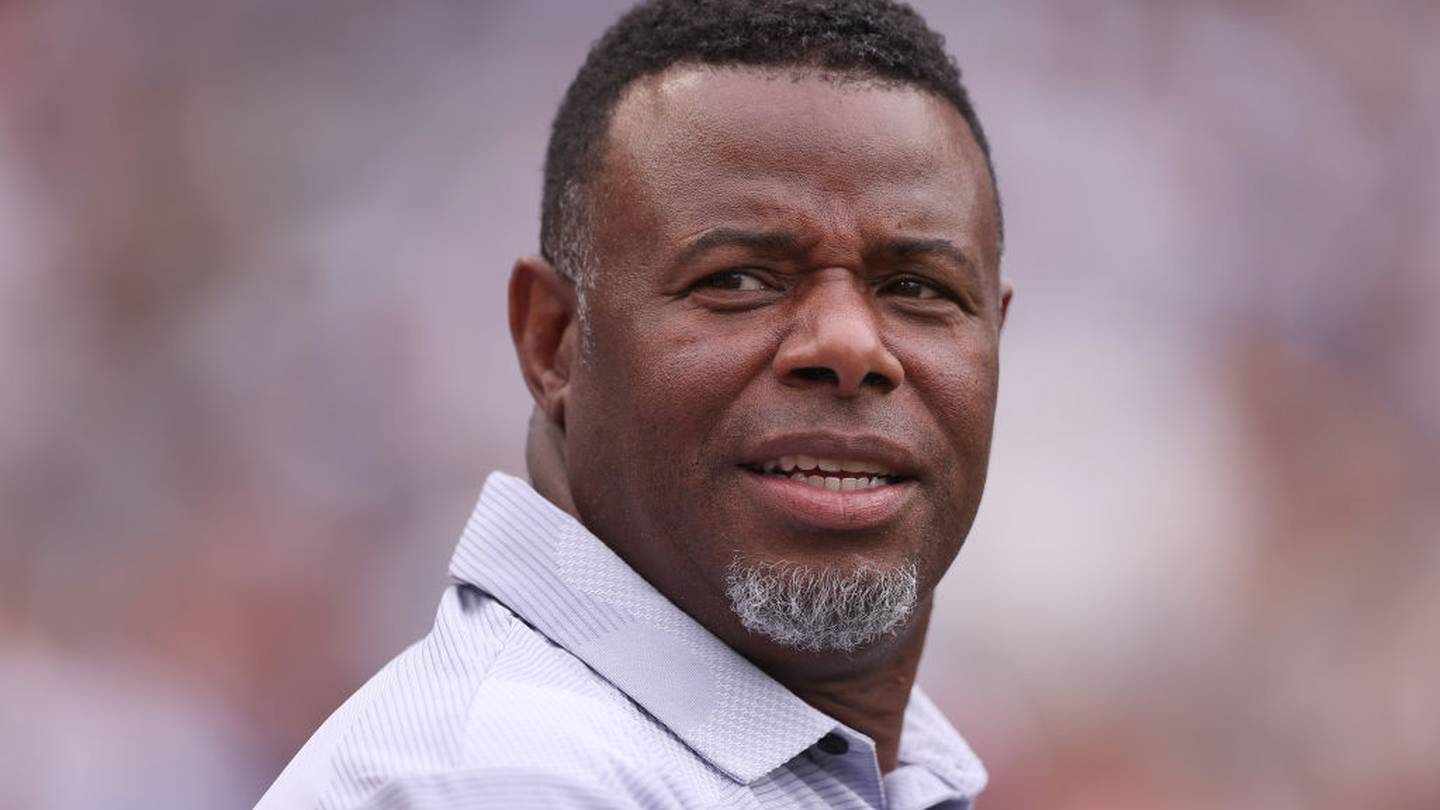 Hall of Fame outfielder Ken Griffey Jr. to lead Indianapolis 500 field in Corvette pace car